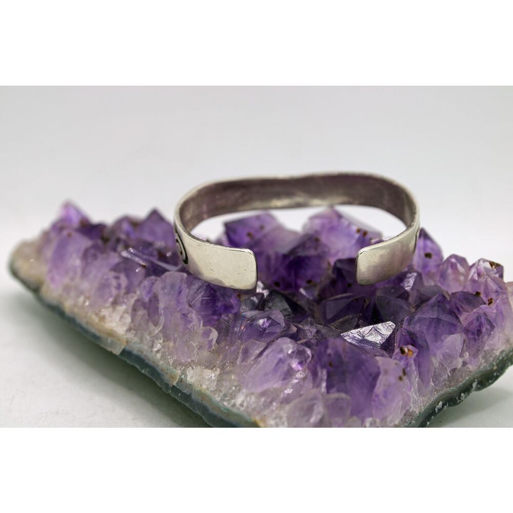 Hoskie Nez Navajo Geometric Chevron Overlay Sterling Silver Cuff Bracelet - Picture 3 of 6